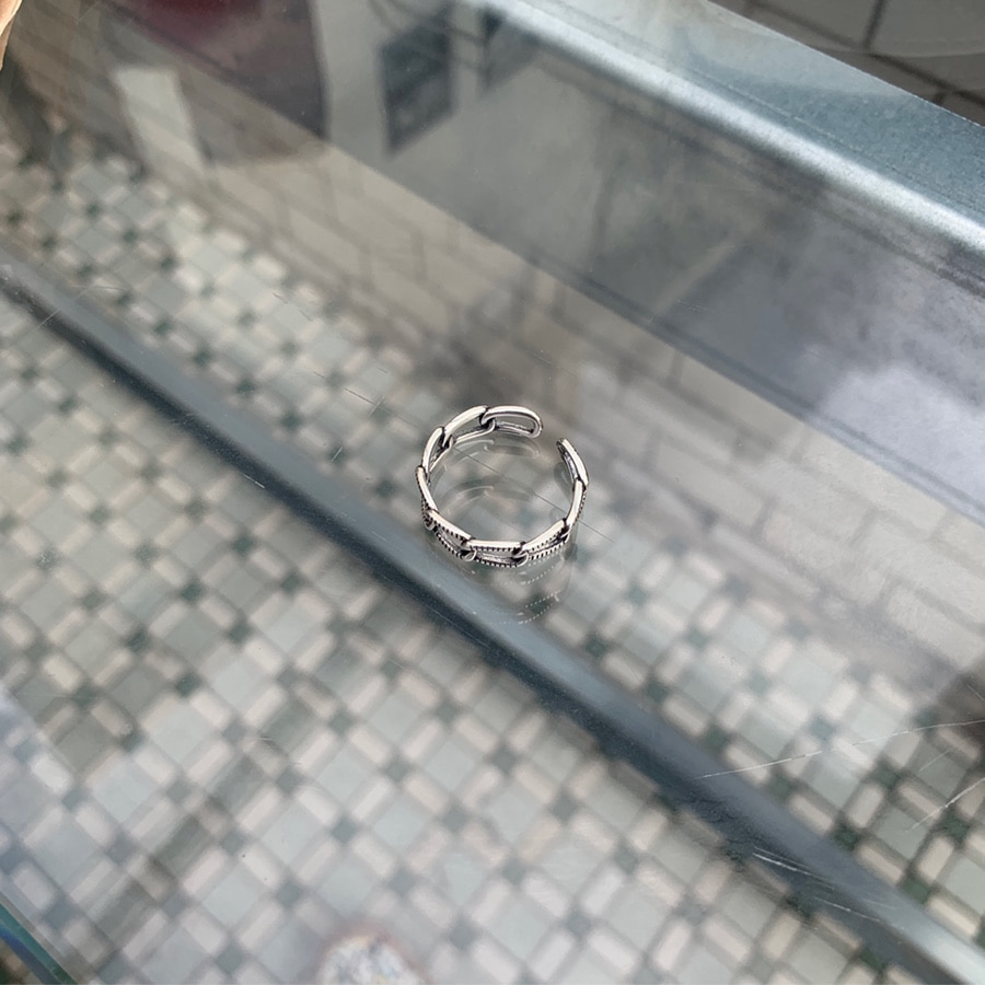 Chain detail bangle ring