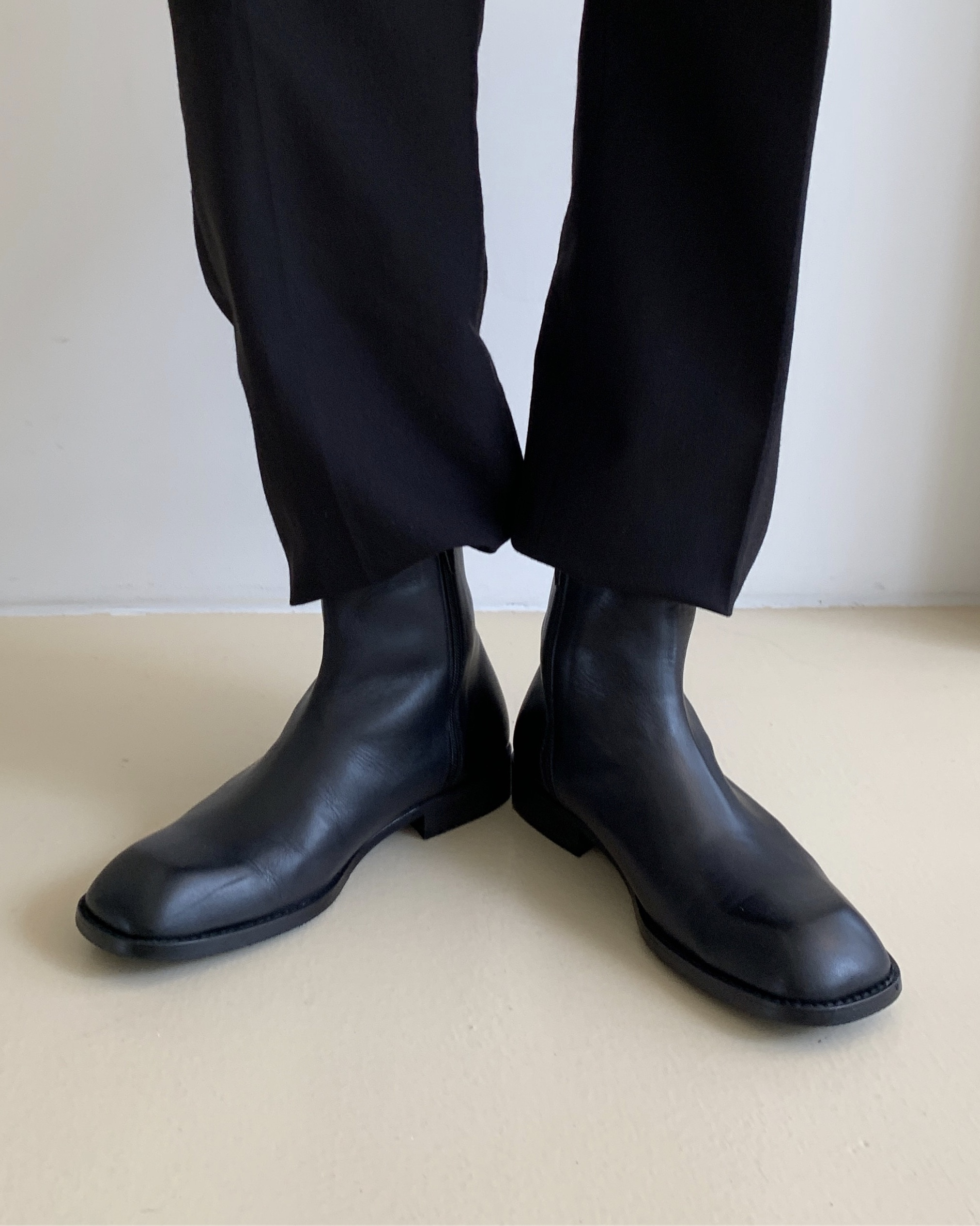 Flat square toe chelsea boots